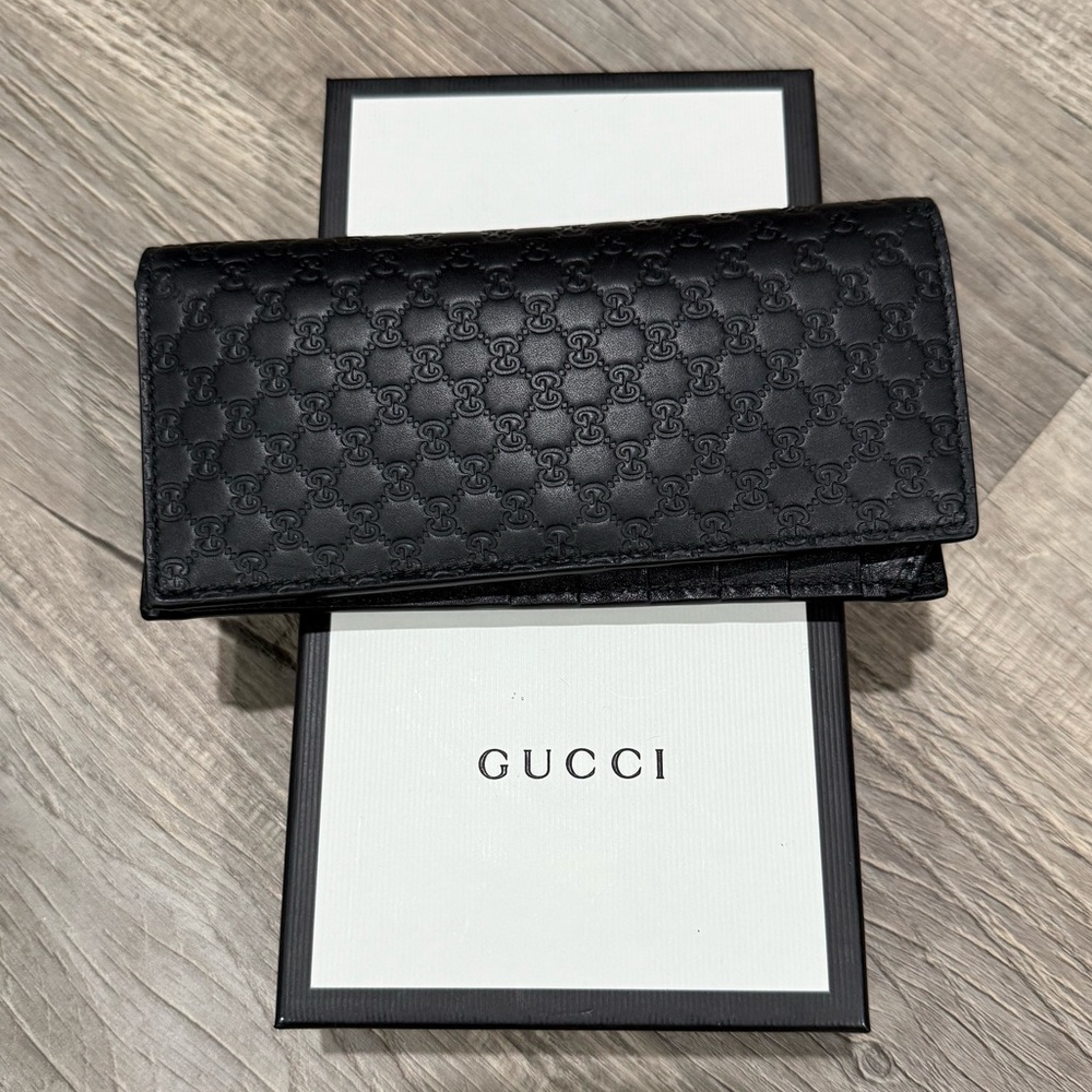 Authentic Gucci bifold wallet